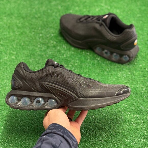 Nike Air Max DN Low Mens Running Shoes Black DV3337-006 VNDS Sz 10 - Picture 1 of 6